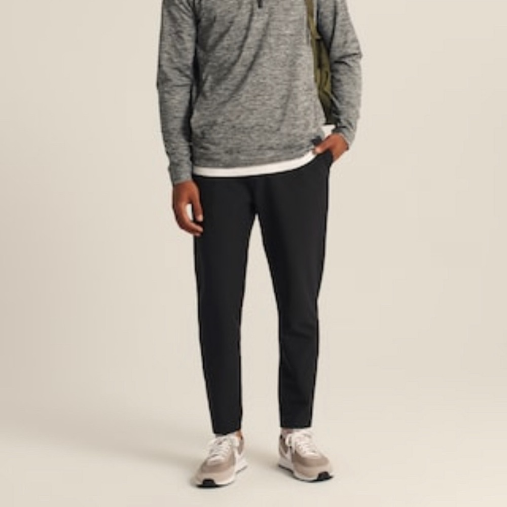 A&F slim tapered traveler pants